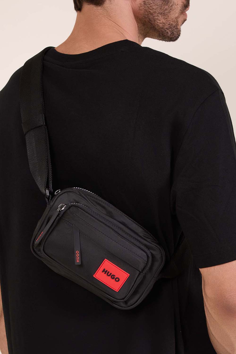 תמונת כל הלוק של תיק צד